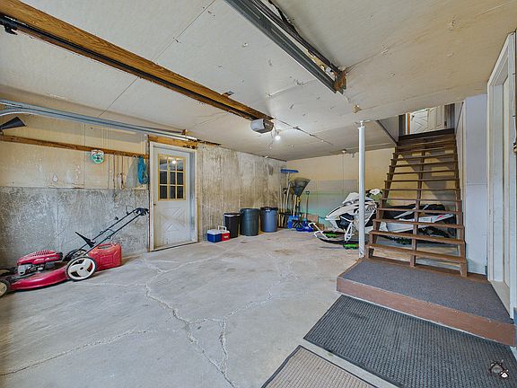 3rd image of 442 Isthmus Road