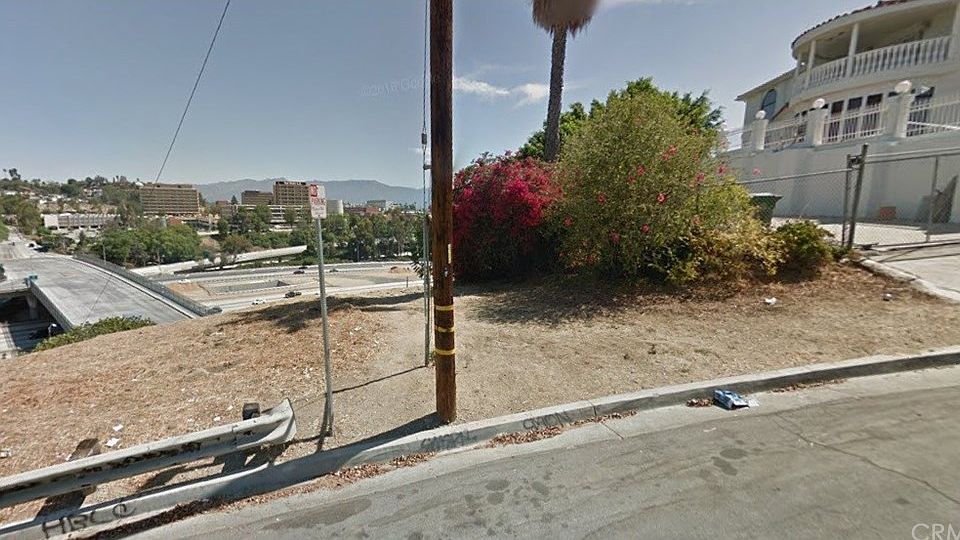 1st image of 1611 Steele Ave