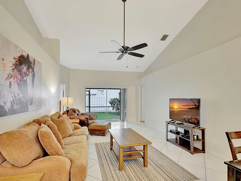 13796 Yarmouth Dr — Photo 12