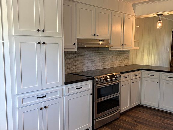 3rd image of 2545 Silverstreet Rd