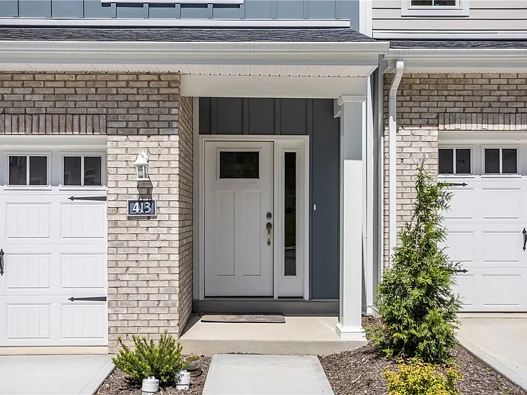 413 Walnut Ct — Photo 3