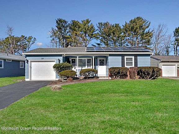 2nd image of 10 Norwich Dr