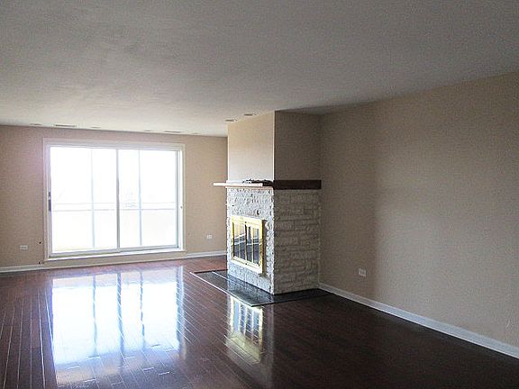2nd image of 6400 N Cicero Ave APT 602