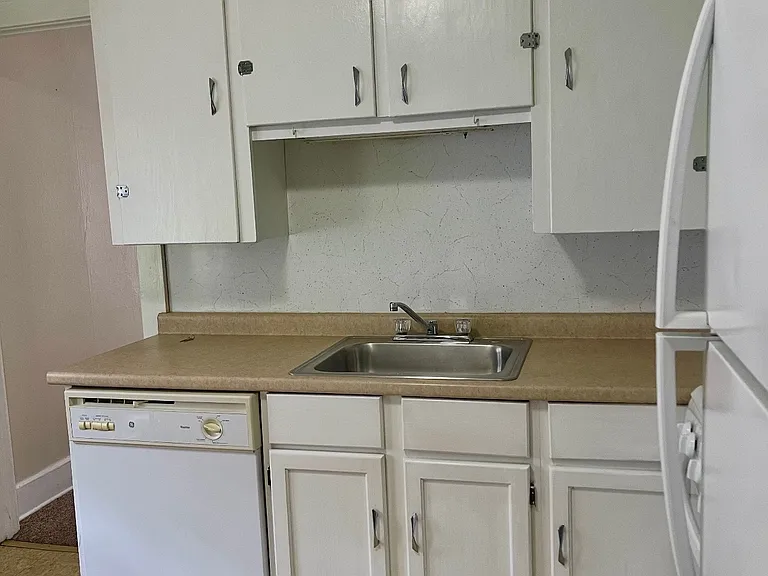 220 Corliss Ave #2 — Photo 5