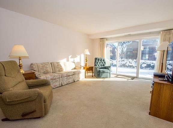 2nd image of 820 Lincolnway W APT 108