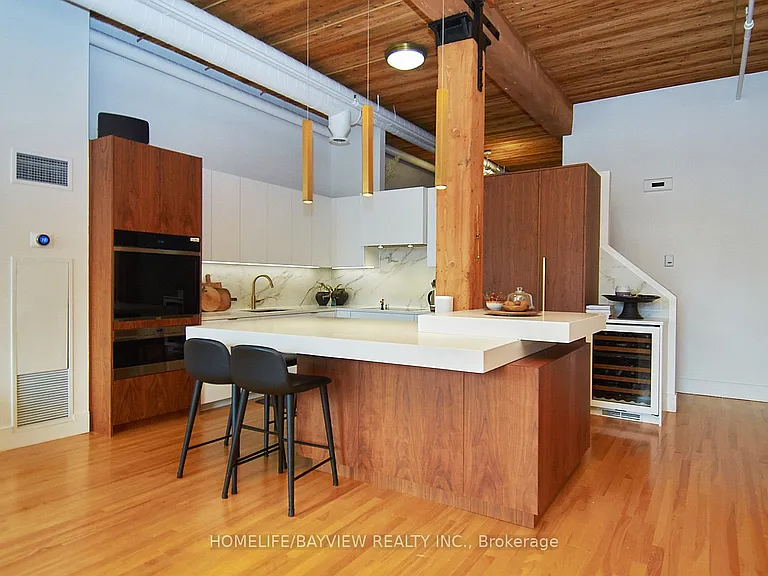 993 Queen St W #203 — Photo 26