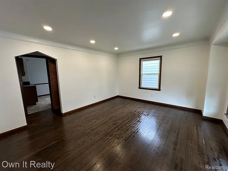 1829 Academy St — Photo 5