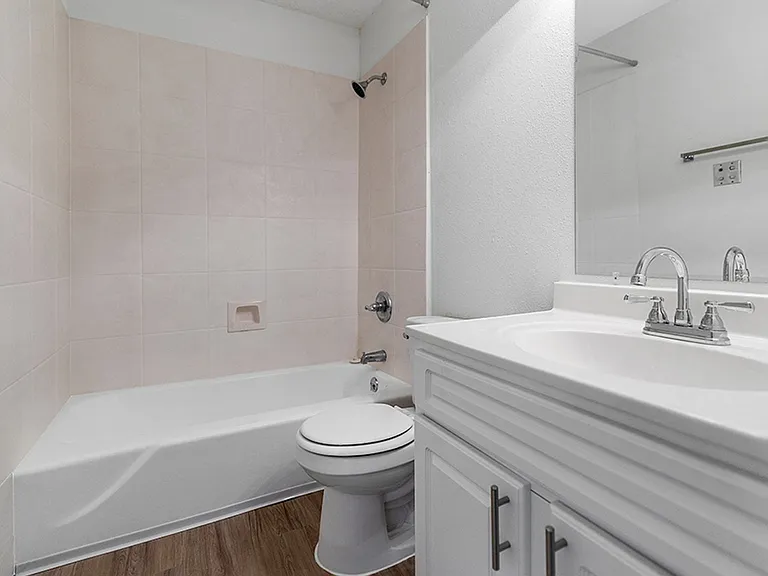 3209 Roberta St — Photo 9
