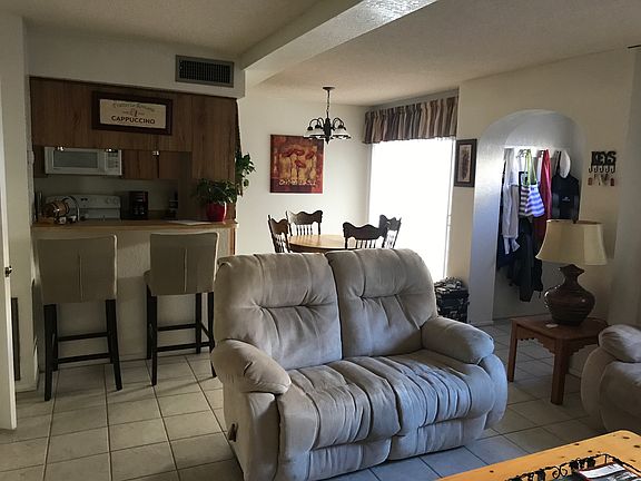 Living Room/Dining