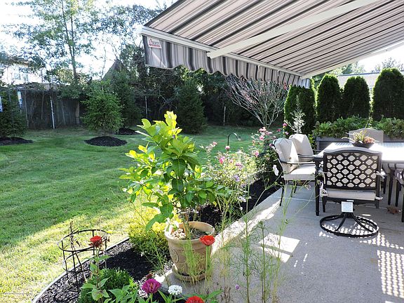 2nd image of 49 Dante Dr