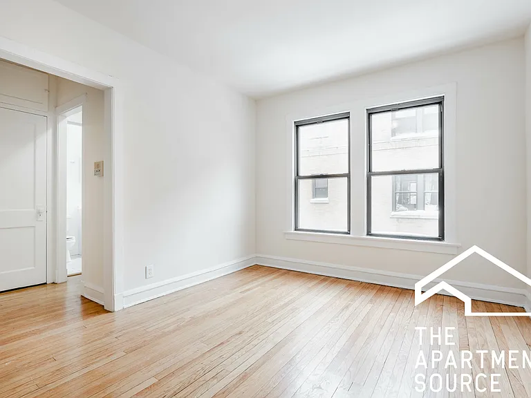 2649 N Spaulding Ave #2W — Photo 3