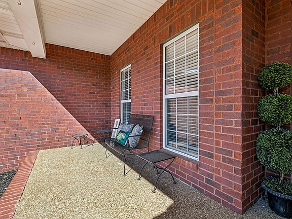 3rd image of 1723 Clover Dr