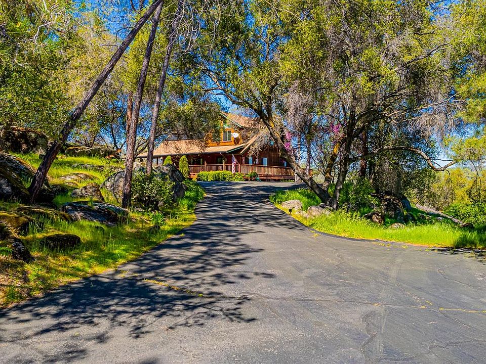 1st image of 41947 Lilley Mountain Dr