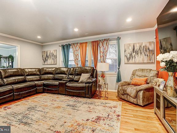 5th image of 4701 Norfolk Ave