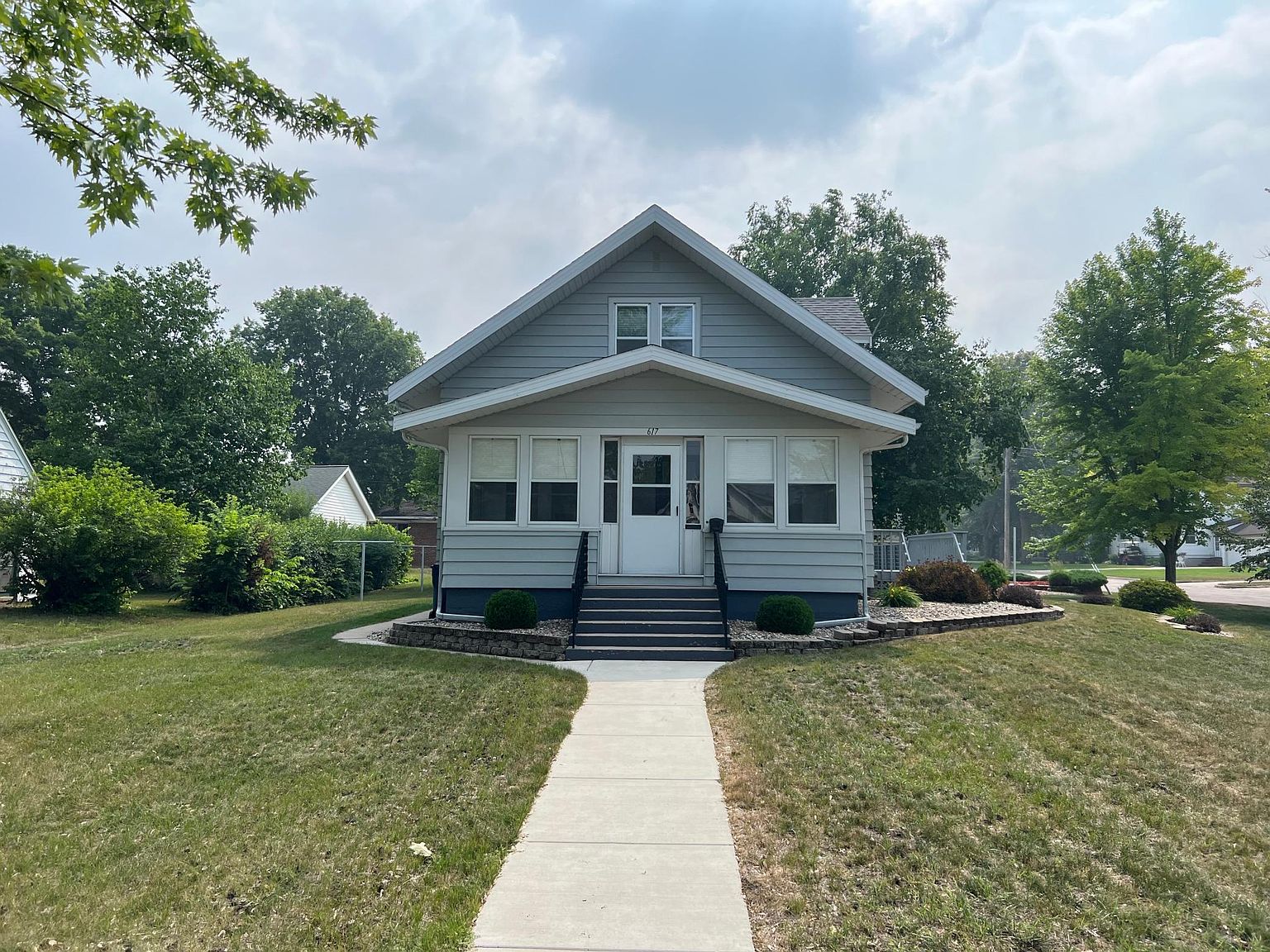 617 13th St S, Benson, MN 56215 Zillow