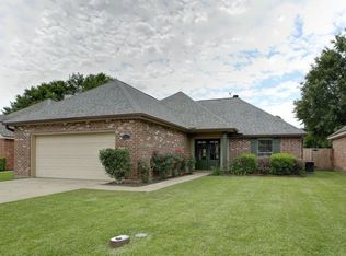 112 Meagans Way Dr, Youngsville, LA 70592