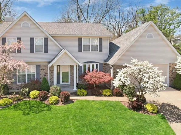 2817 Spruce Ridge Ct, Saint Charles, MO 63303