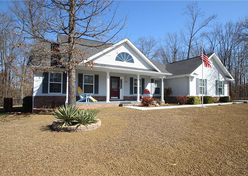 1st image of 42 Cranfield Dr