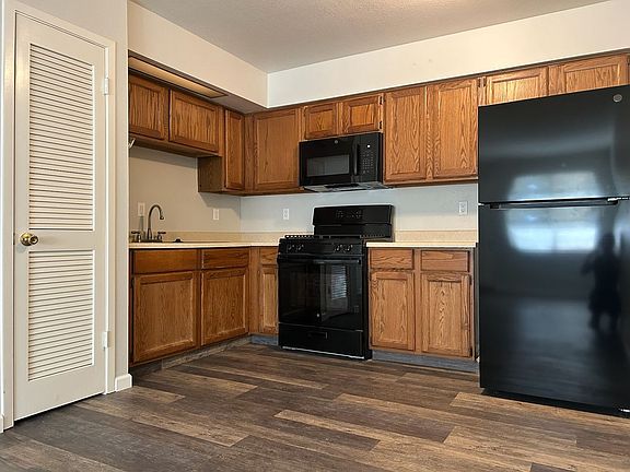 5th image of 425 Rick Ct APT G