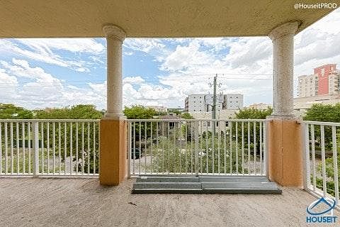 balcony