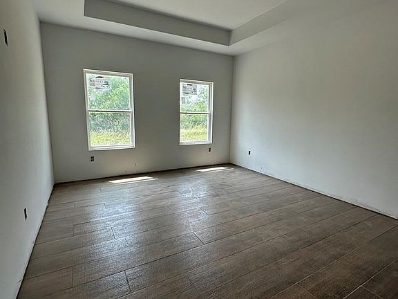 4th image of 4563 River Oak Cir