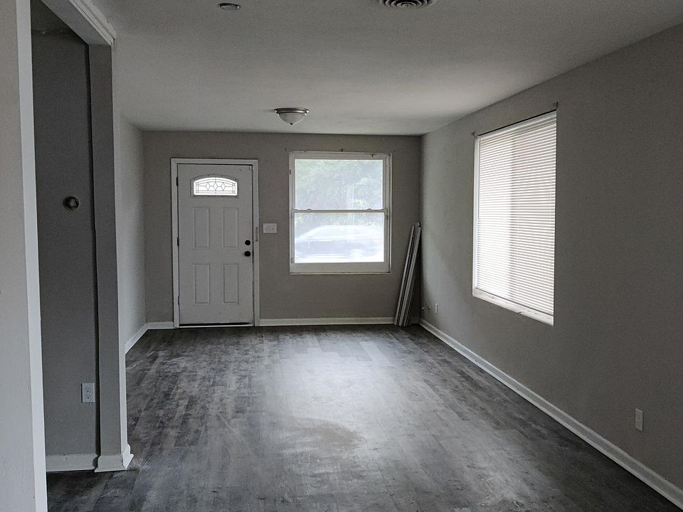 1st image of 157 Lane Ave S