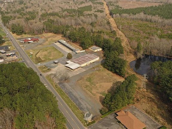 4th image of 1055 Albemarle Rd