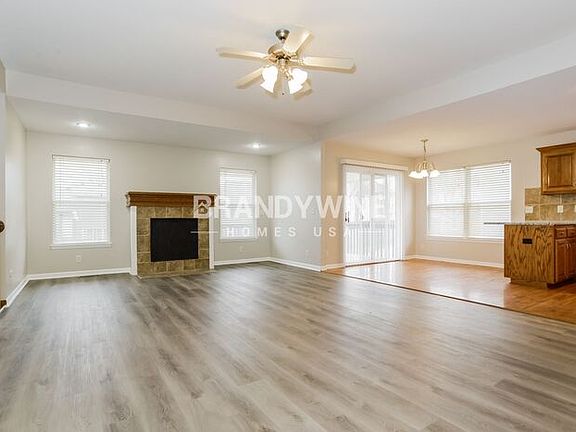 2nd image of 1209 NW Baytree Dr