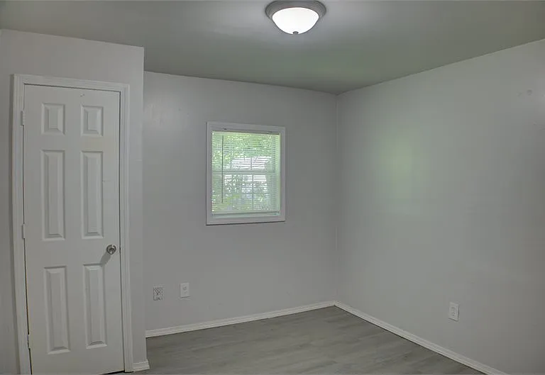 310 S 49th Ave W #R — Photo 5
