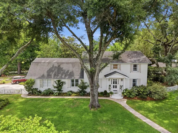 680 Fort Sumter Dr, Charleston, SC 29412