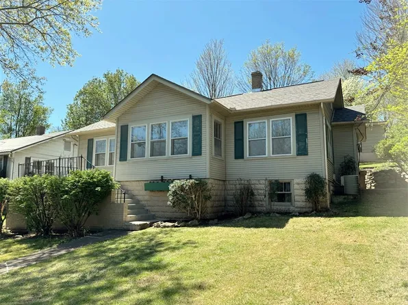 210 S Spring St, Harrison, AR 72601