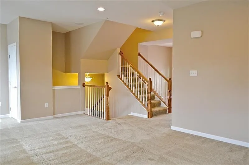 Building Photo - 317 Maple Ridge Dr