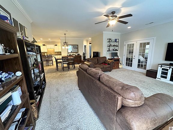 4th image of 2494 Lakewood Dr