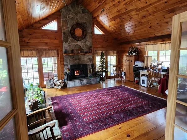 108 Mount Delight Road, Deerfield, NH 03037