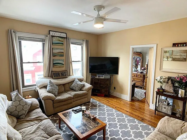 142 K St #2 — Photo 3