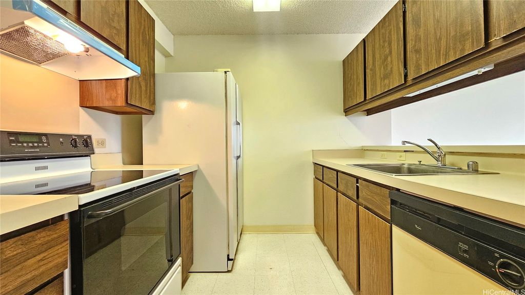 98-500 Koauka Loop APT 16P, Aiea, HI - More