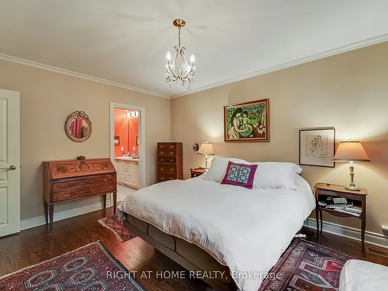 25 Clarendon Ave — Photo 23