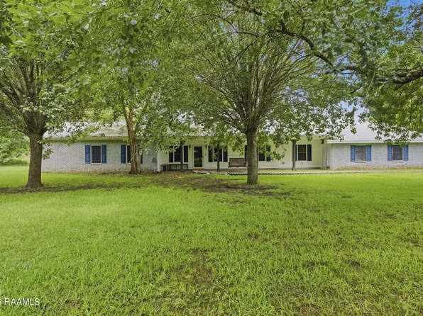 518 Old School Rd, Arnaudville, LA 70512