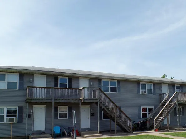 2704 Pine St, Pekin, IL 61554