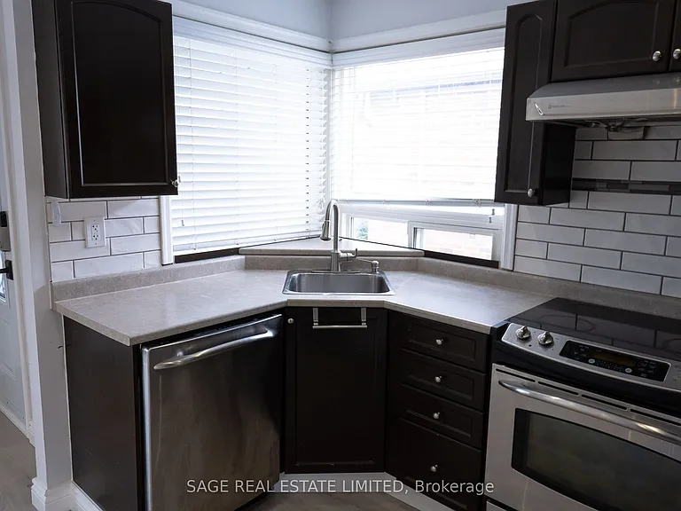 37 Tiago Ave #MAIN FLOOR — Photo 7