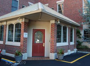 3201 Rio Vista Dr, Mahwah, NJ 07430