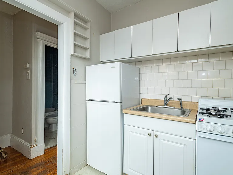 85 Myrtle St #8 — Photo 6