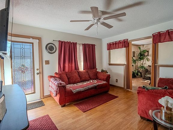 4th image of 409 Dogwood Dr