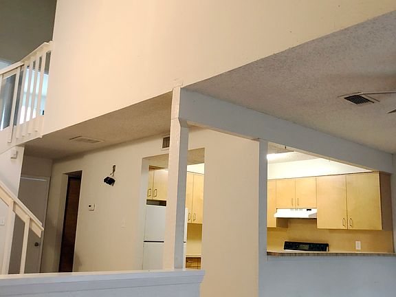 3rd image of 12661 Wellington Park Dr