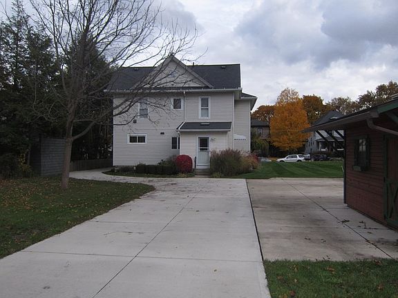 3rd image of 608 Grant St