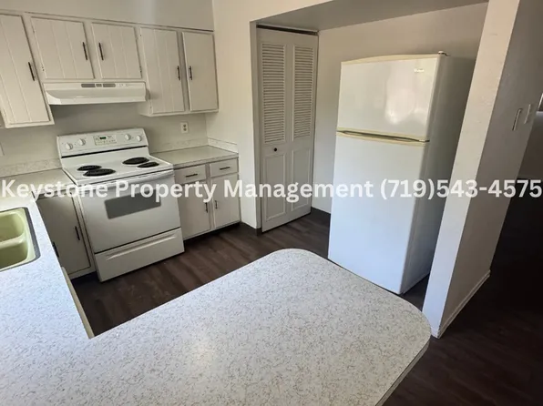 Spacious First-Floor 2-Bedroom Apartment in Belmont with Swamp Cooler! $1000/$1000, 229 Bonnymede Rd, Pueblo, CO 81001
