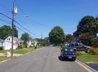 502 11th St, West Babylon, NY 11704