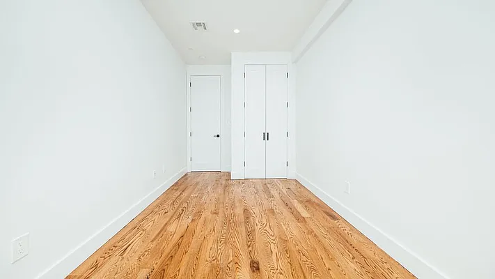 Rented by Nooklyn NYC LLC | media 22