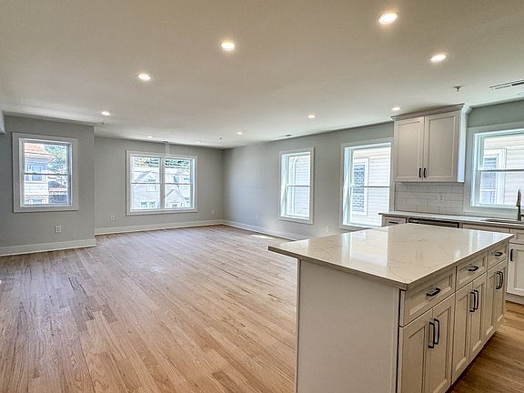 3rd image of 117 Princeton St #119