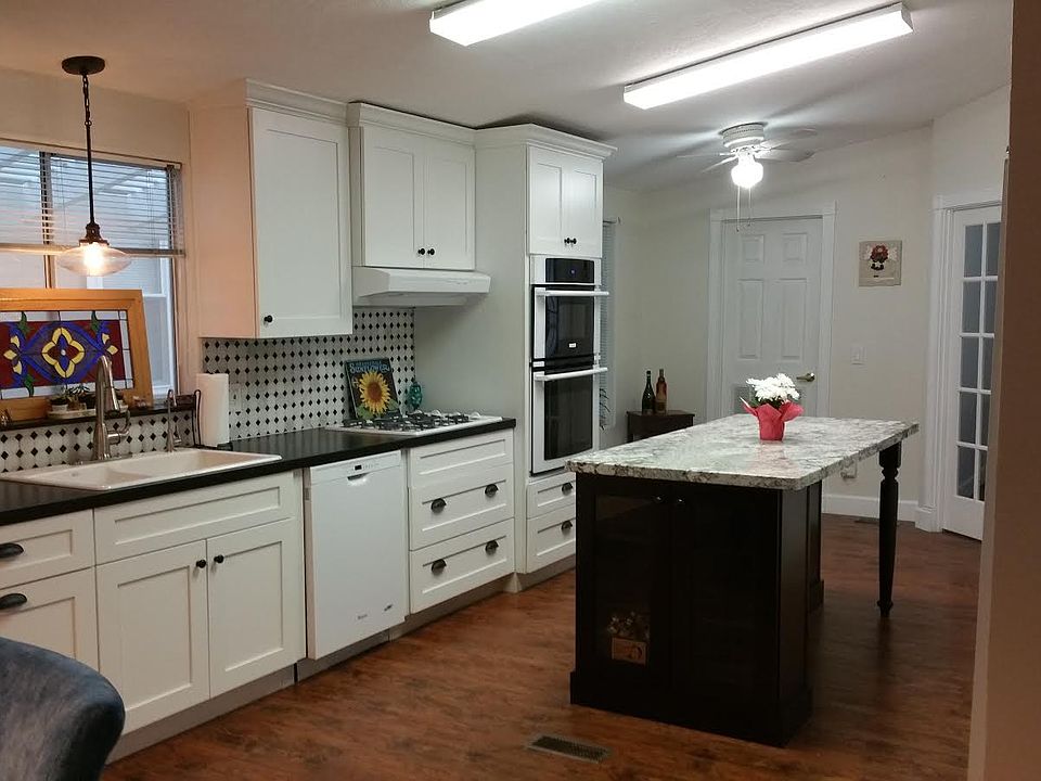 Kitchen left